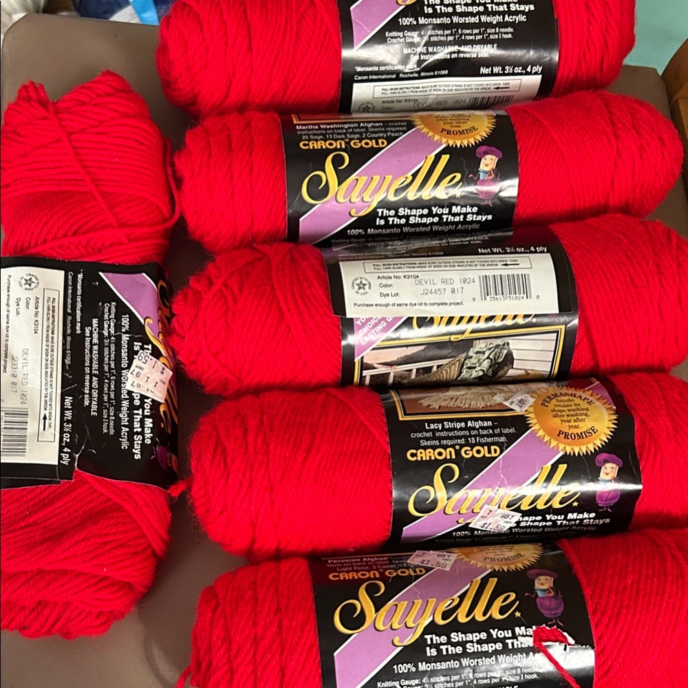 Caron Gold Sayelle Red Yarn Set